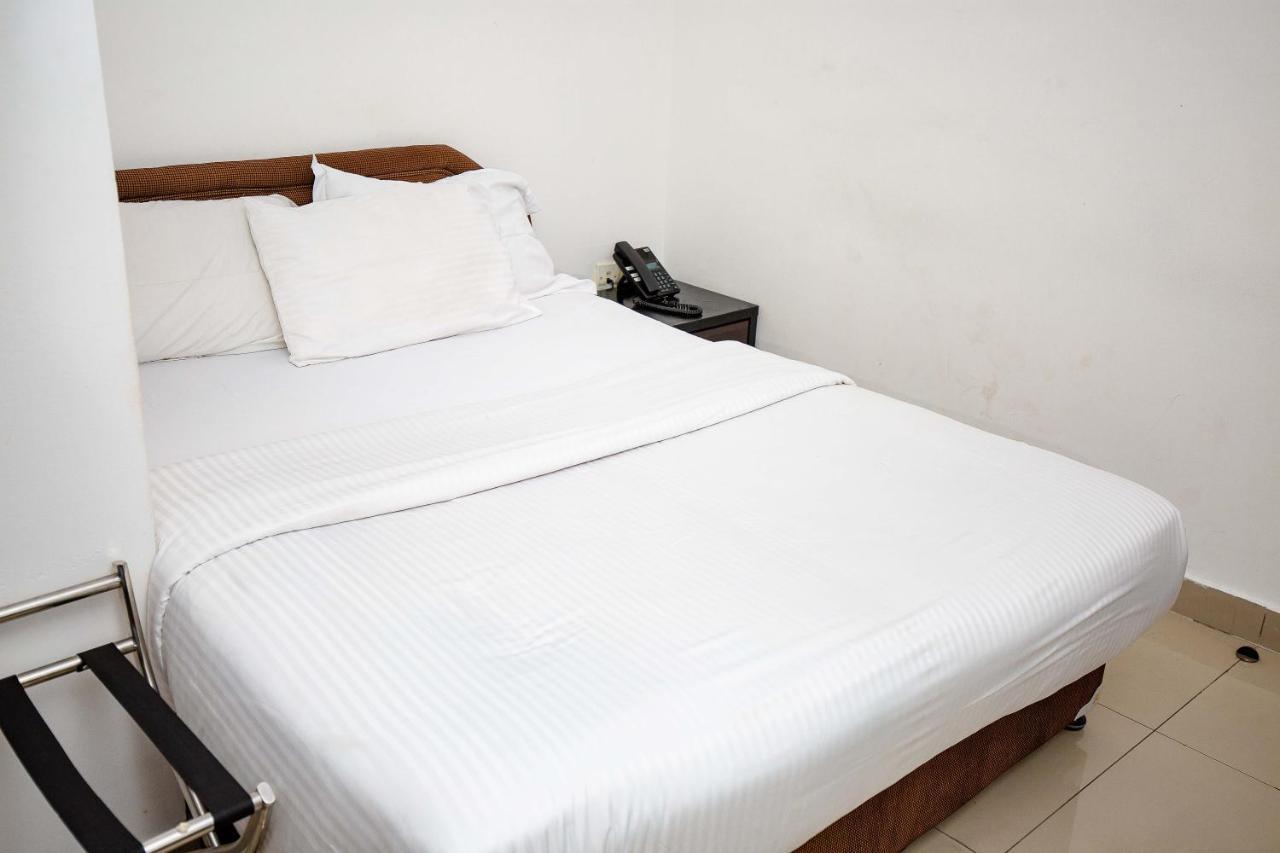 Hotel Everest RD CONGO Kinshasa Buitenkant foto