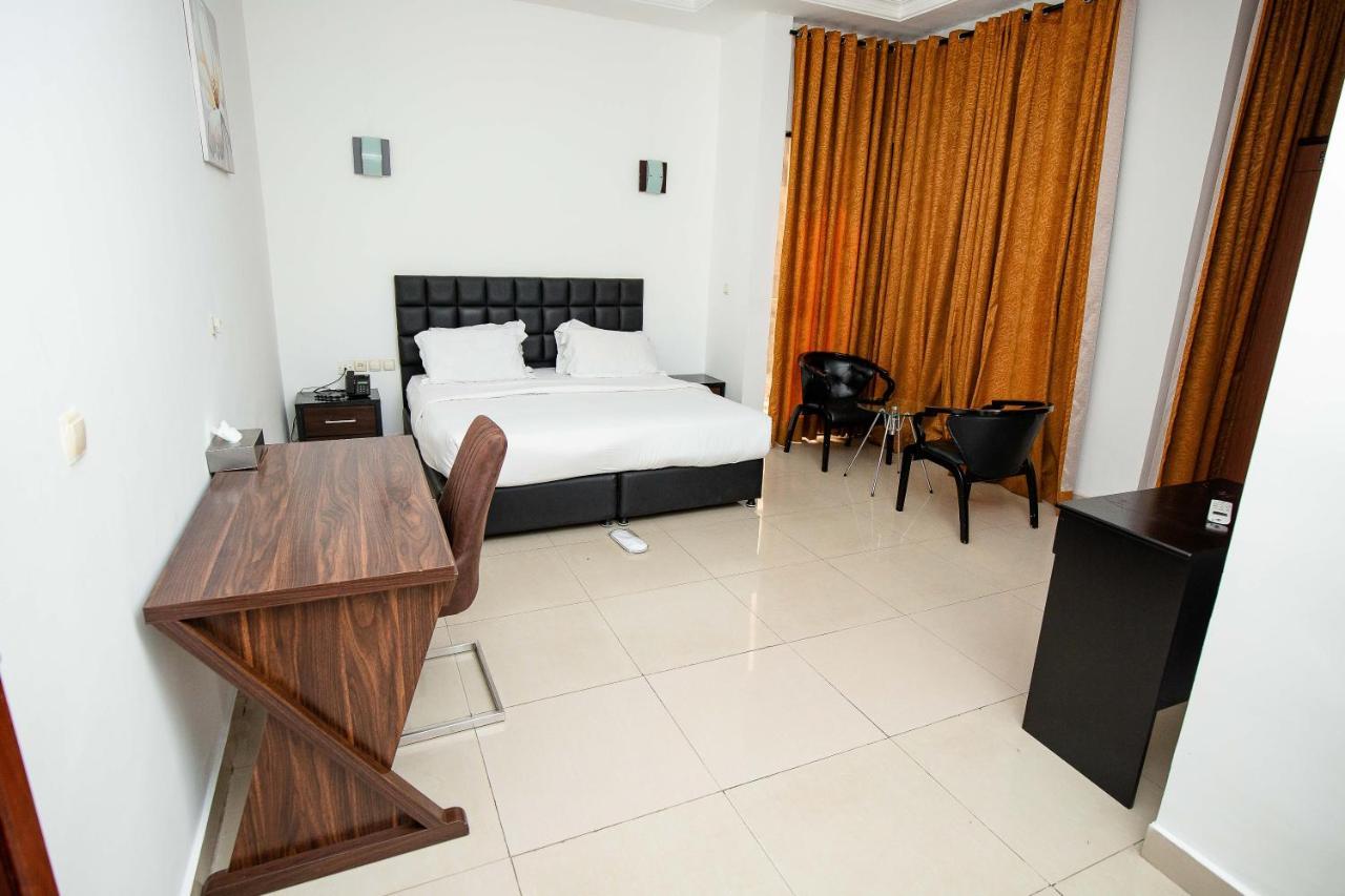 Hotel Everest RD CONGO Kinshasa Buitenkant foto